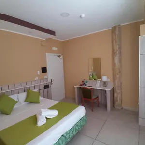 Garden 3*, Neapel Italien